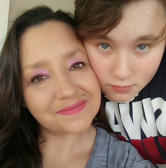 Meet your Posher, Becki - Picture 8 of 8